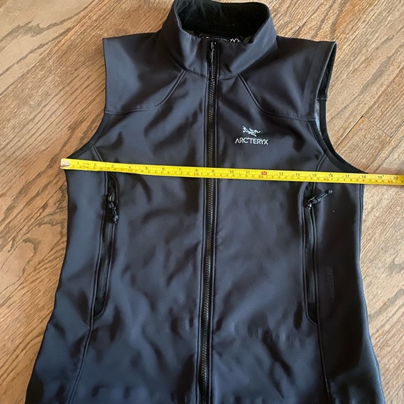 Arc’teryx Woman’s Vest - Picture 6 of 7